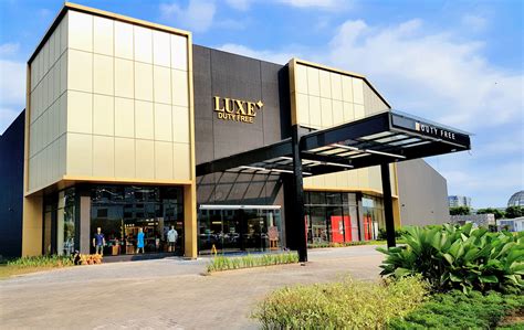 luxe duty free manila